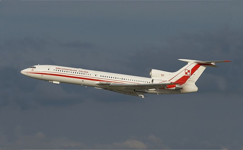 800px-Polish_Air_Force_Tupolev_Tu-154_Dmitry_Karpezo-2[1].jpg
