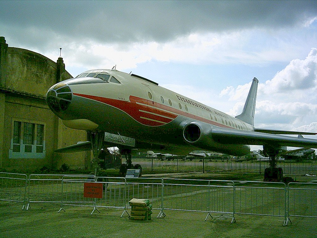 Tu-104.JPG